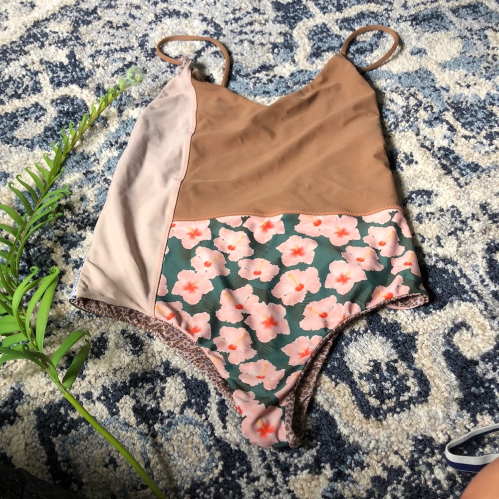 Beautiful acacia one piece